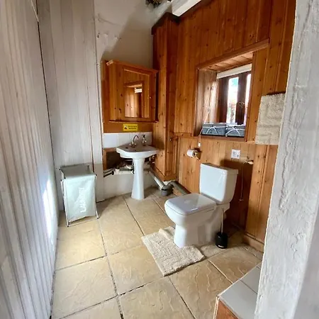 Georgios Retreat. Quaint Stone House. Holiday home